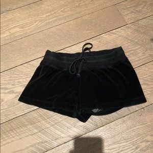 Medium black hard tail shorts